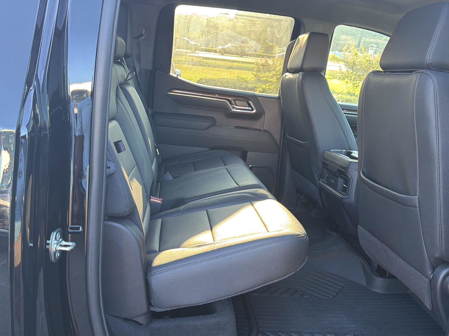 Used 2026 Chevrolet Silverado 1500 LT Trail Boss w/ LT Trail Boss Premium Package AWD/4WD image 15