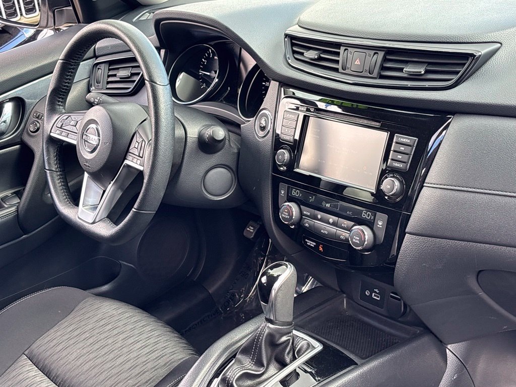 Used 2020 Nissan Rogue SV FWD image 27