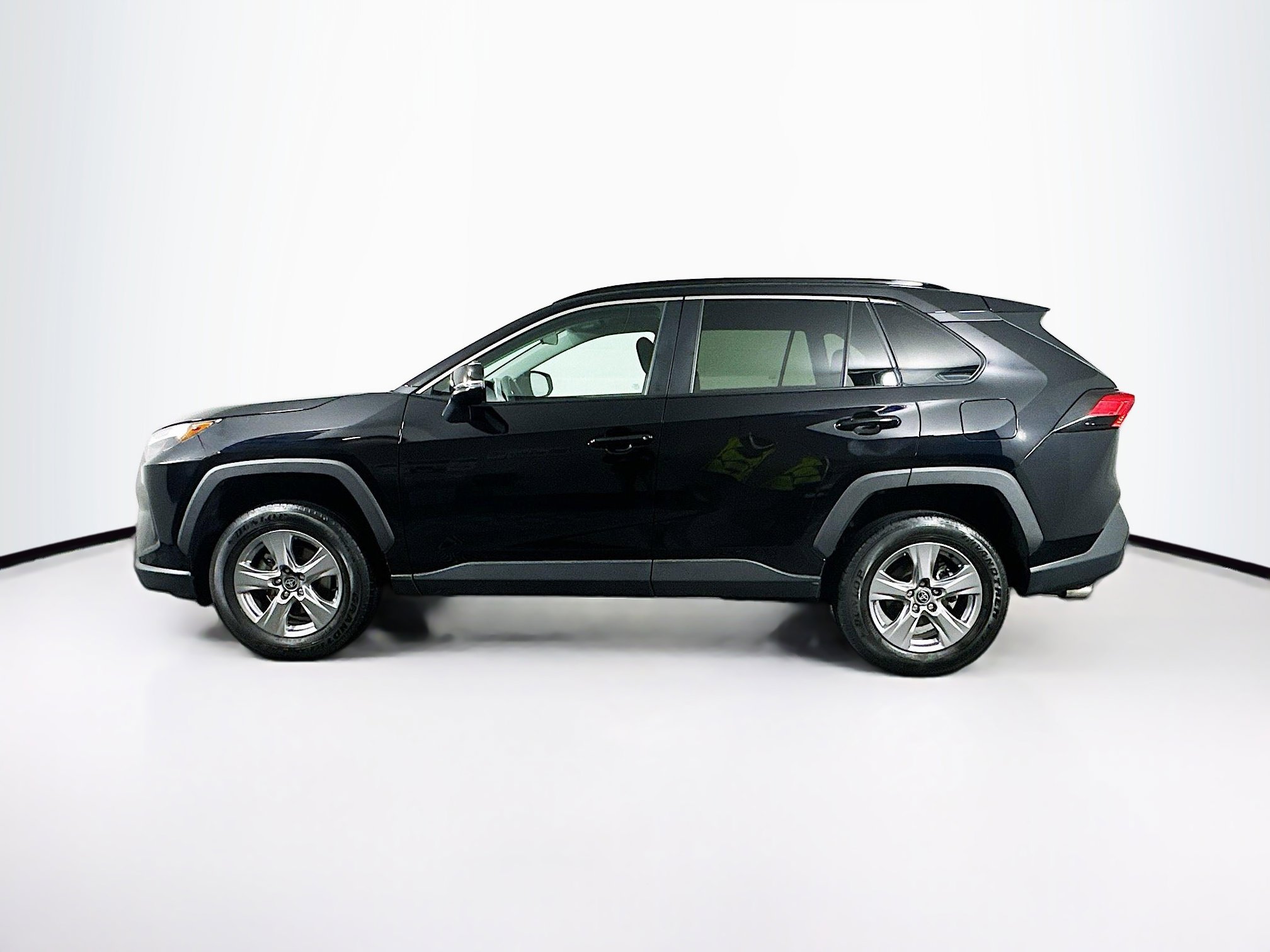 Used 2024 Toyota RAV4 XLE image 4