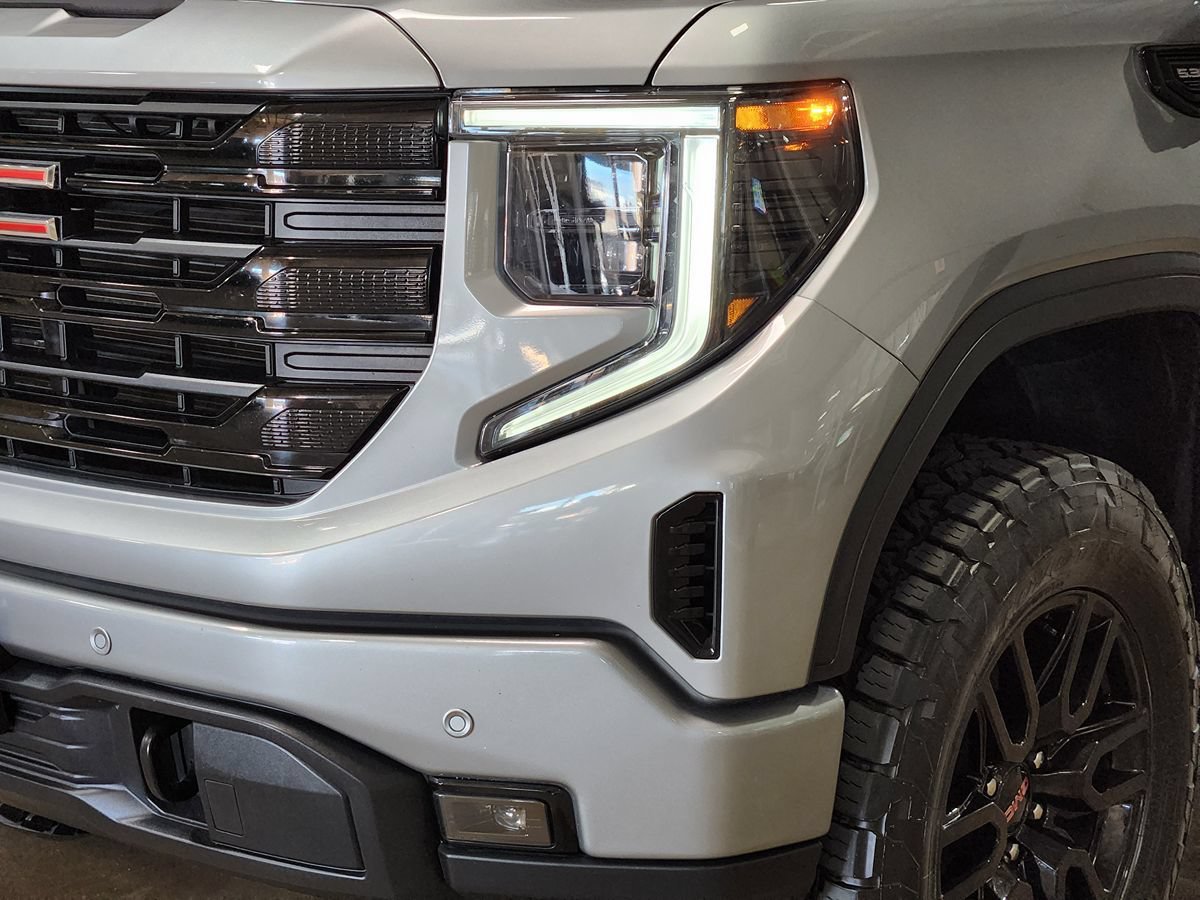 Used 2025 GMC Sierra 1500 Elevation w/ Elevation Premium Package AWD/4WD image 14