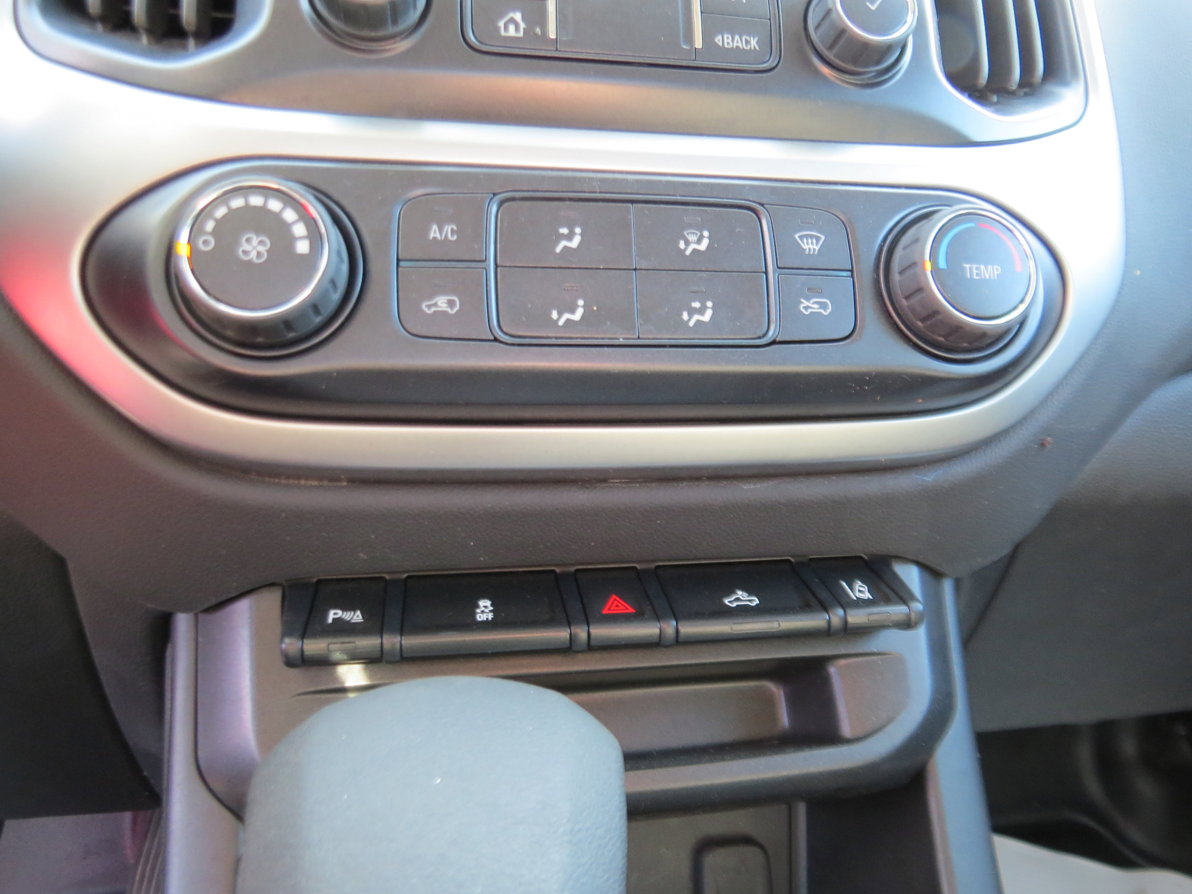 Used 2022 Chevrolet Colorado LT w/ Fleet Safety Package RWD image 14