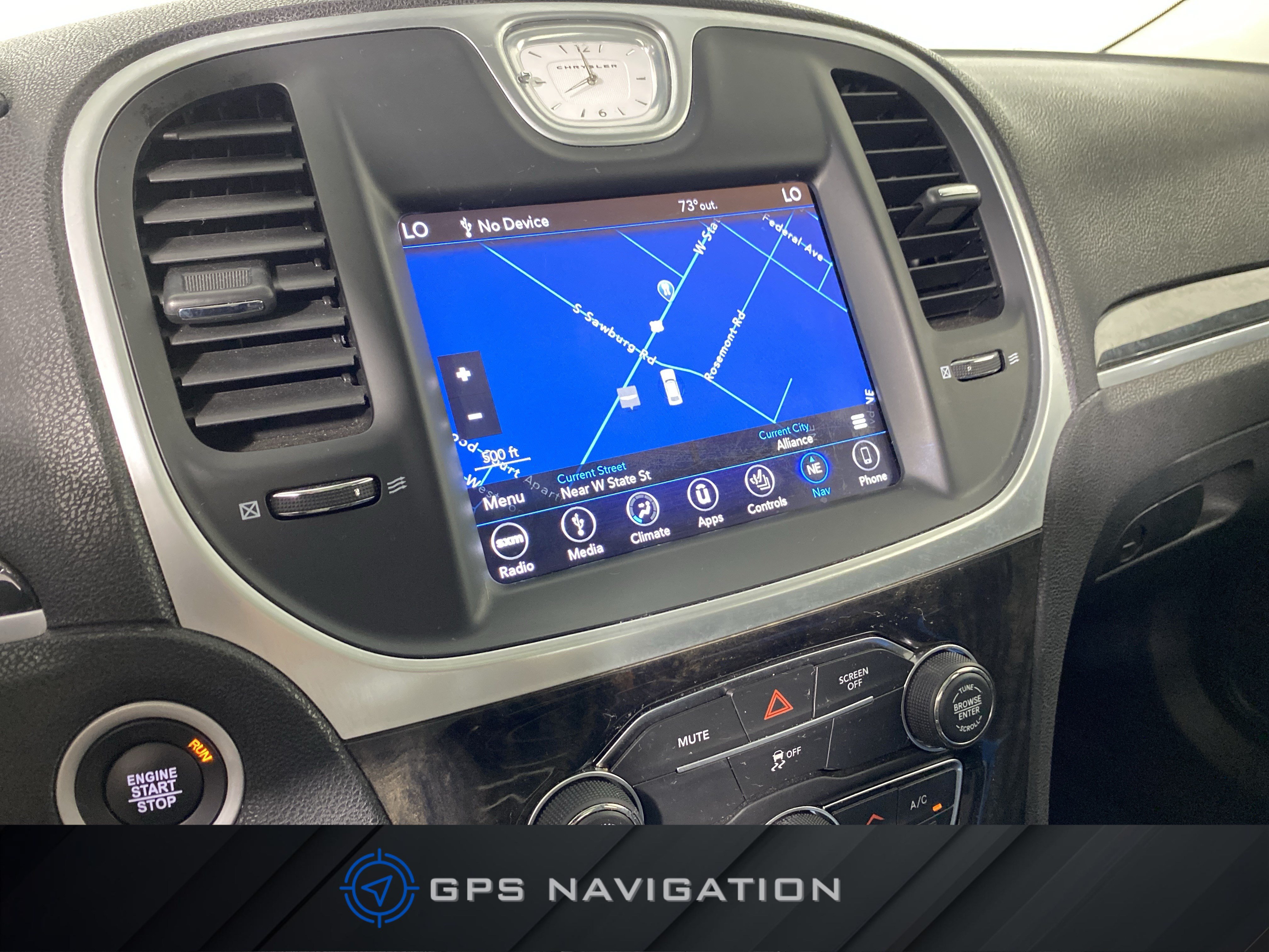 Used 2019 Chrysler 300 Limited RWD image 4
