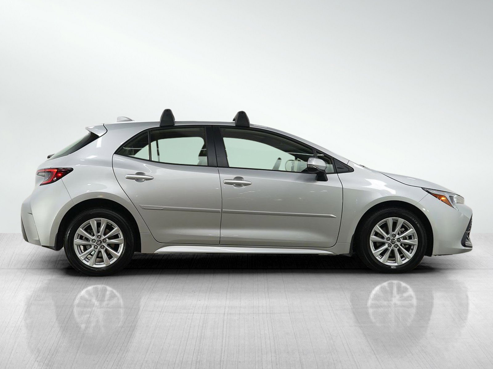 Used 2024 Toyota Corolla SE w/ SE Package image 6