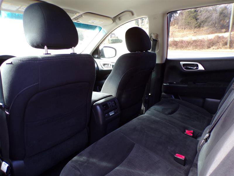 Used 2016 Nissan Pathfinder SV image 23