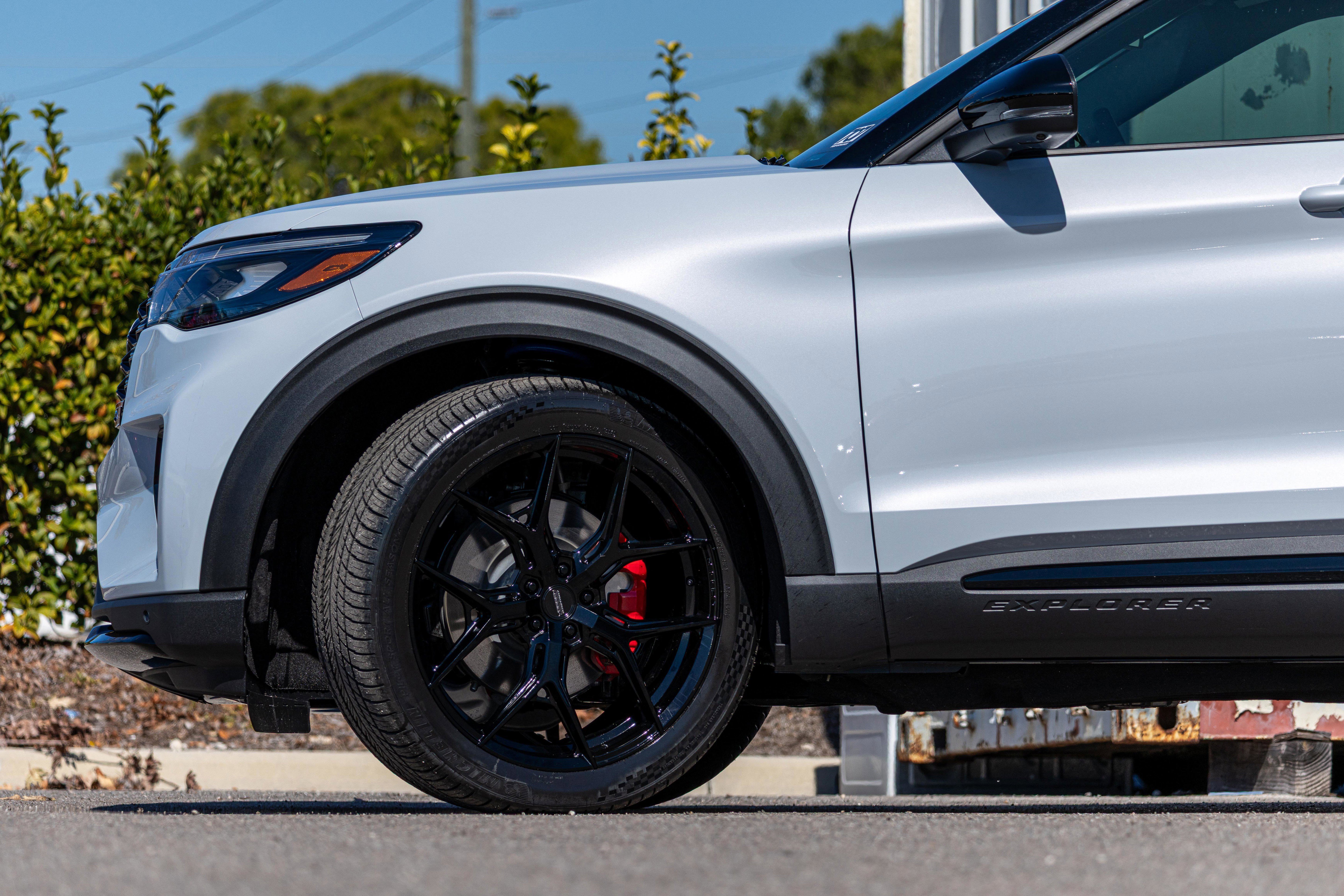 New 2026 Ford Explorer ST w/ Sun And Sound Package image 27