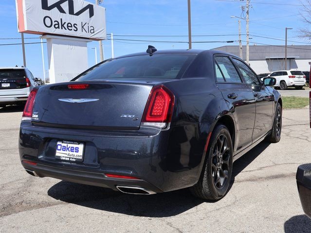 Used 2019 Chrysler 300 S image 43