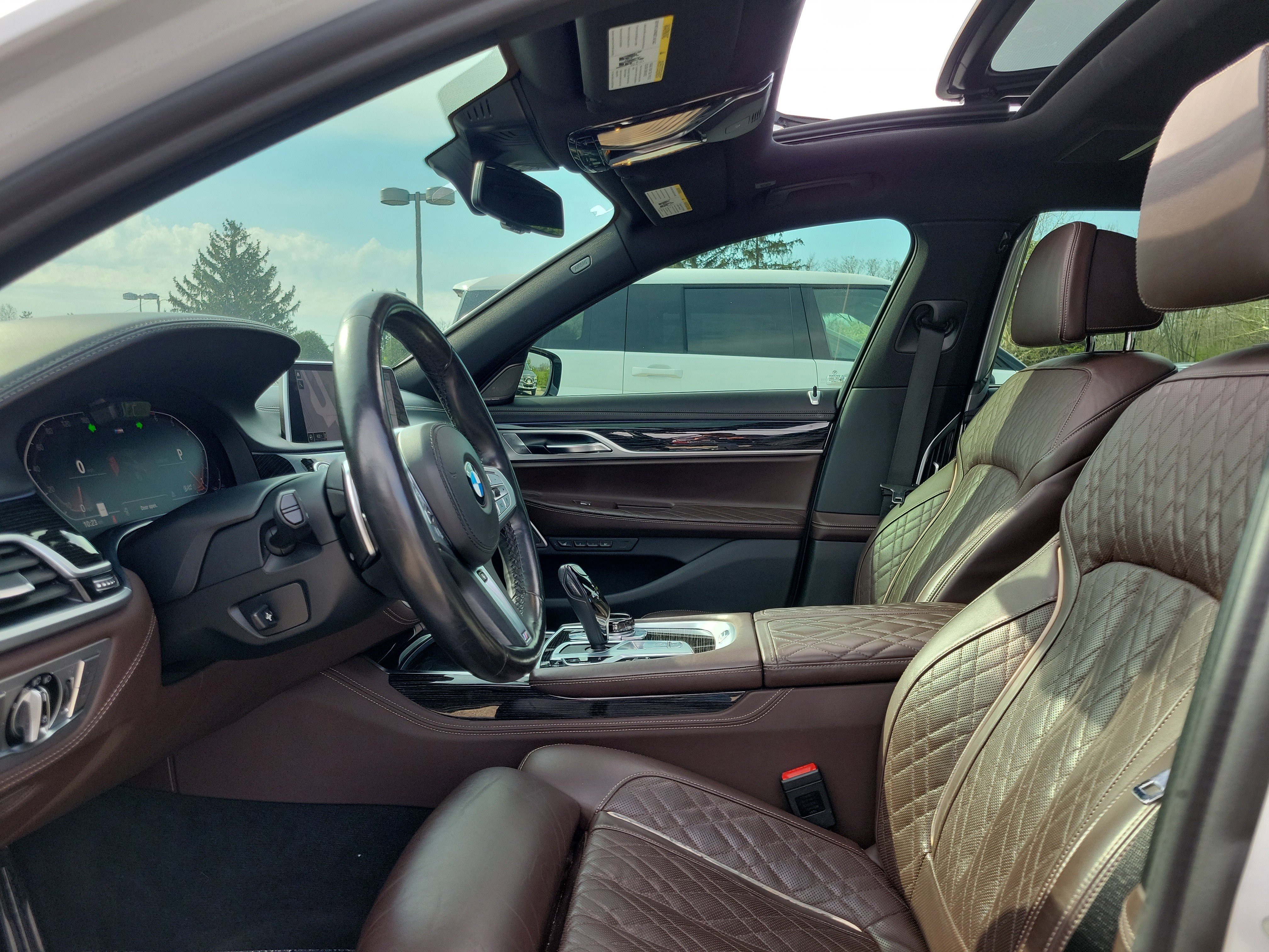 Used 2020 BMW 750i xDrive w/ Executive Package image 15