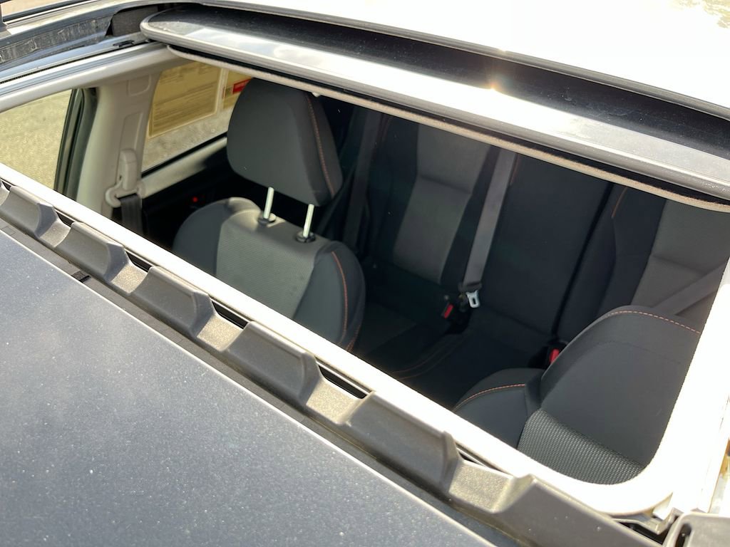 Used 2021 Subaru Crosstrek 2.0i Premium w/ Moonroof Package image 21