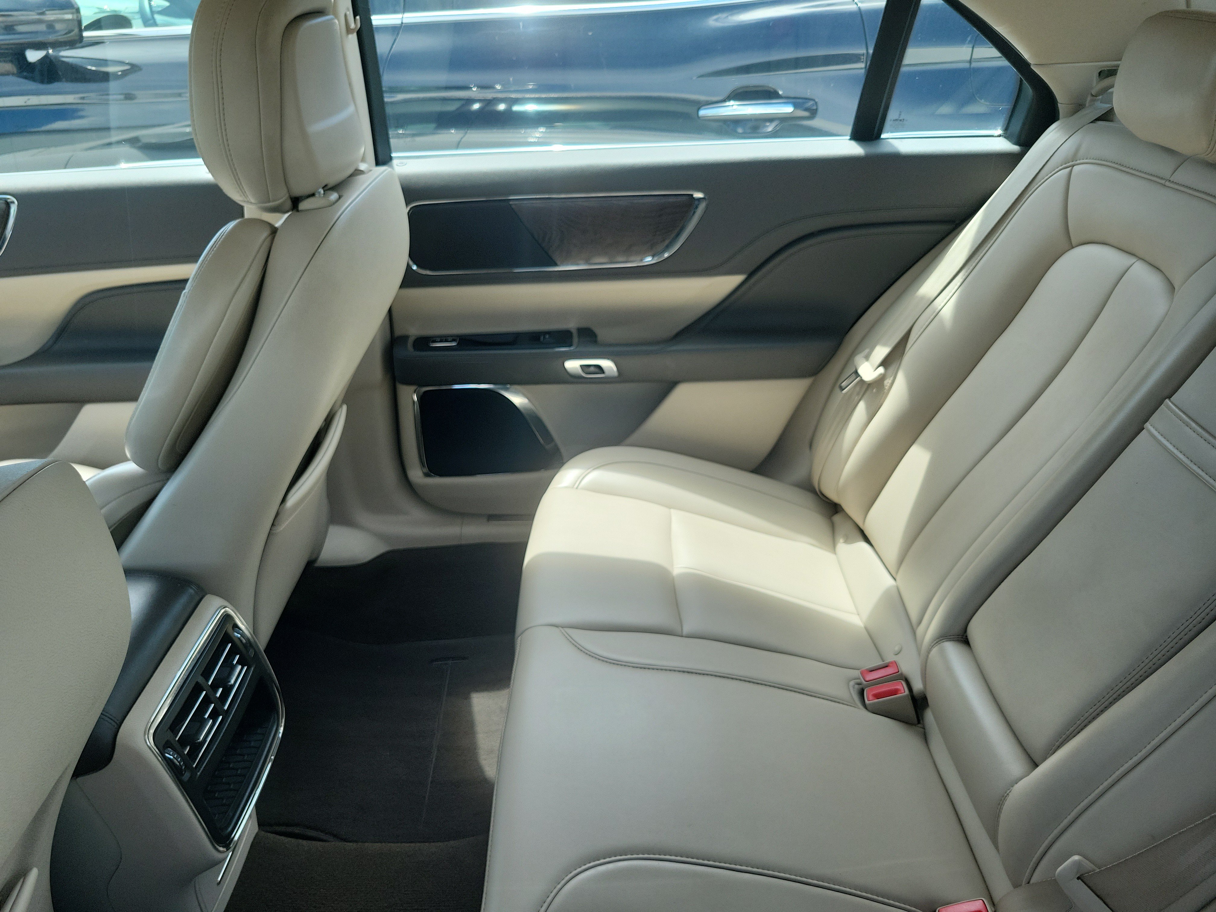 Used 2020 Lincoln Continental FWD image 8
