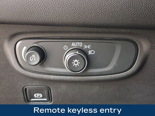 Used 2021 GMC Terrain SLE w/ Driver Convenience Package image 9