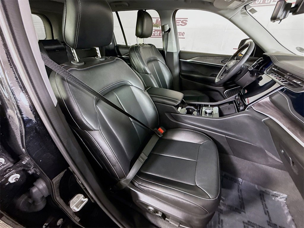 Used 2022 Jeep Grand Cherokee Limited 4xe w/ Luxury Tech Group II image 35