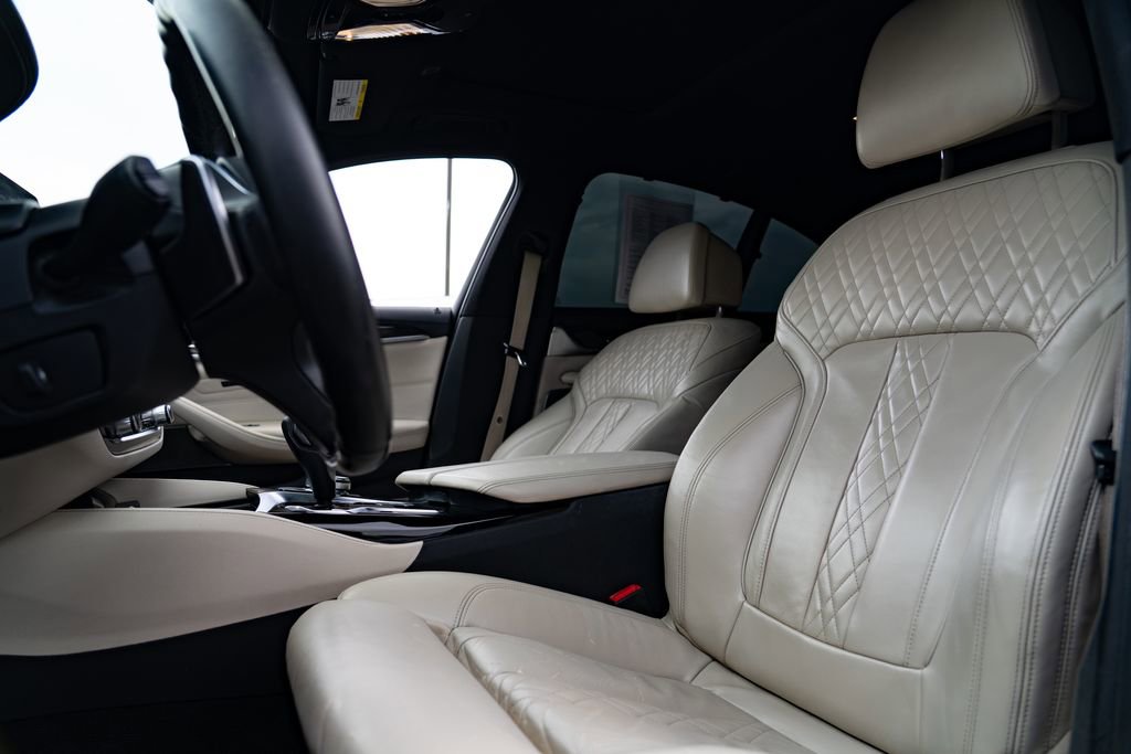 Used 2017 BMW 540i w/ M Sport Package image 11