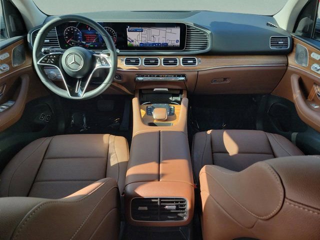 Used 2025 Mercedes-Benz GLE 450e 4MATIC w/ Winter Package image 18