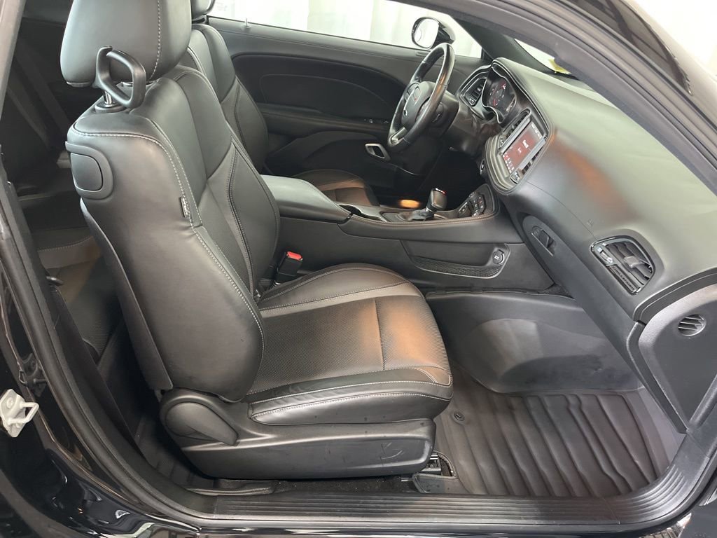 Used 2023 Dodge Challenger SXT w/ Plus Package image 18