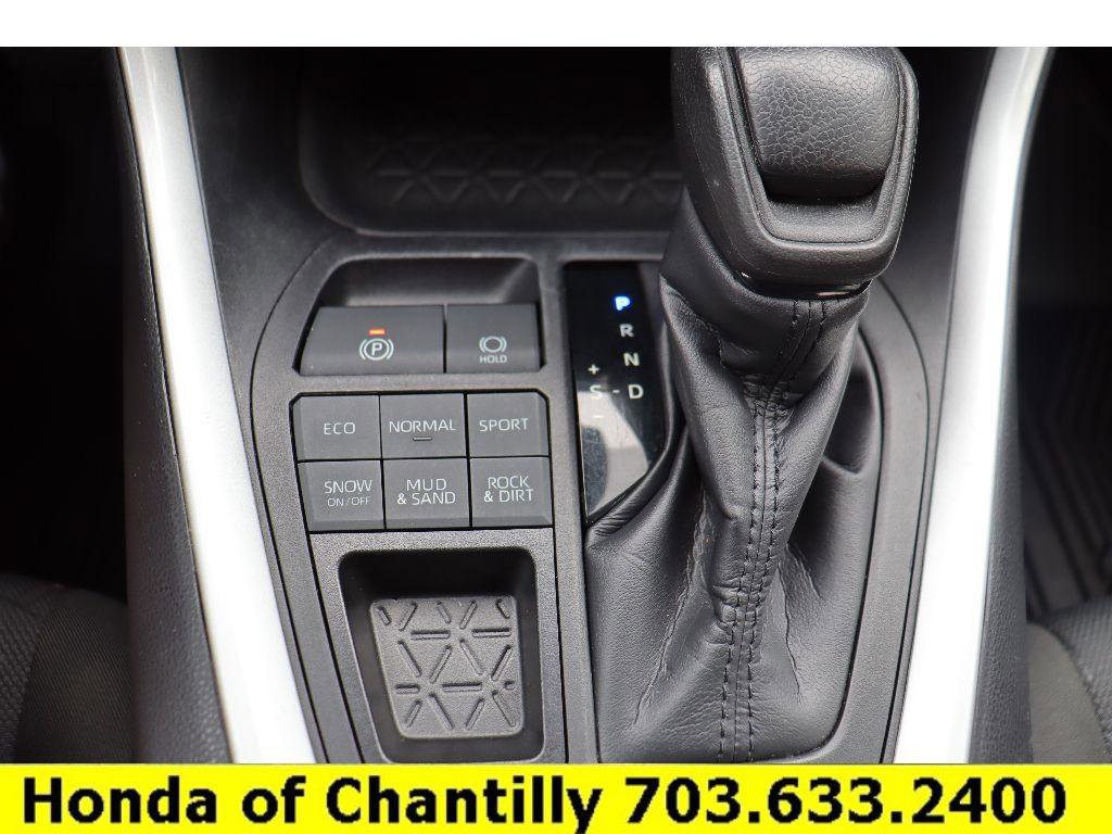 Used 2021 Toyota RAV4 XLE image 17