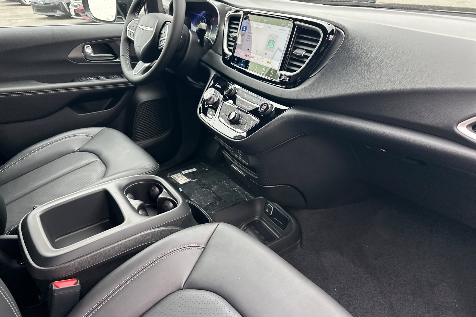 New 2026 Chrysler Voyager LX FWD image 17