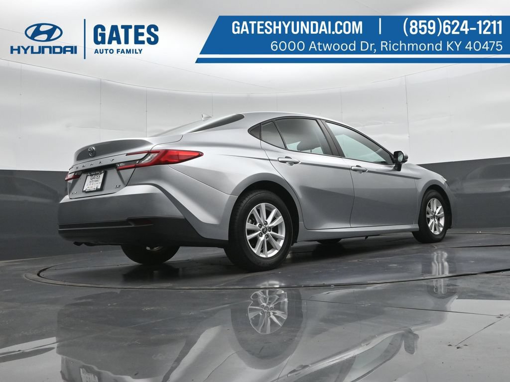 Used 2025 Toyota Camry LE FWD image 37