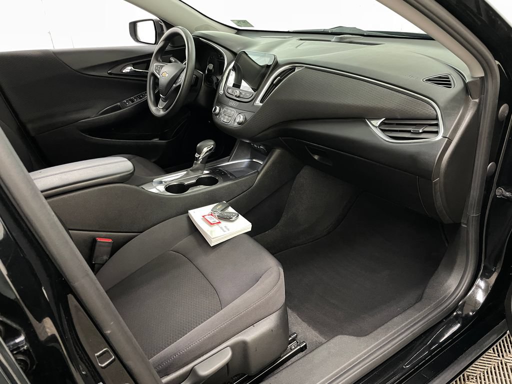 Certified 2021 Chevrolet Malibu LT FWD image 36