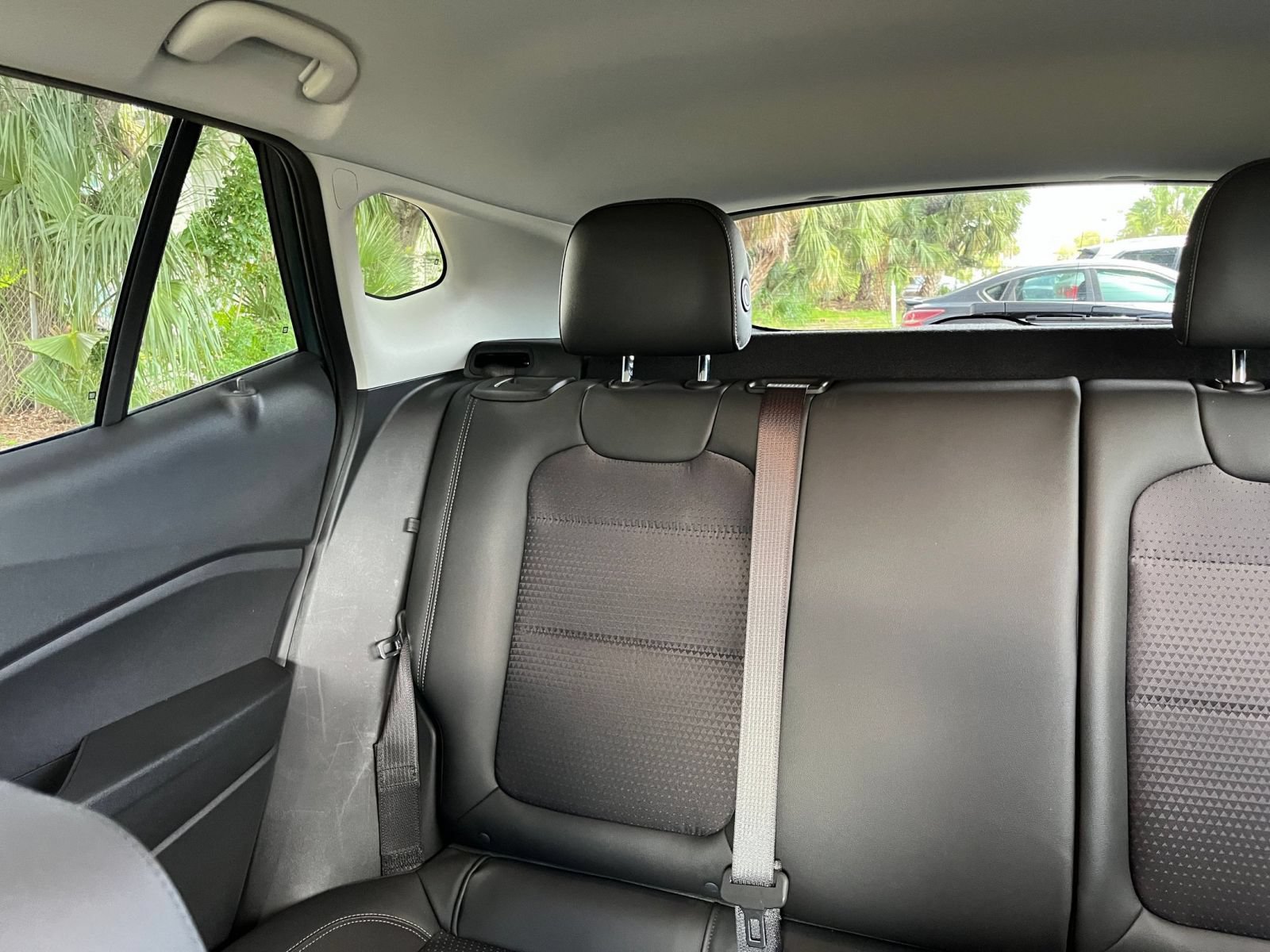 Used 2025 Chevrolet Trax LT w/ LT Convenience Package FWD image 36