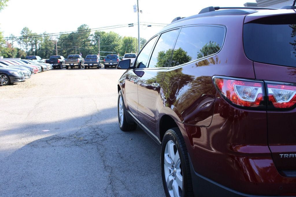 Used 2017 Chevrolet Traverse LT w/ Style and Technology Package AWD/4WD image 34