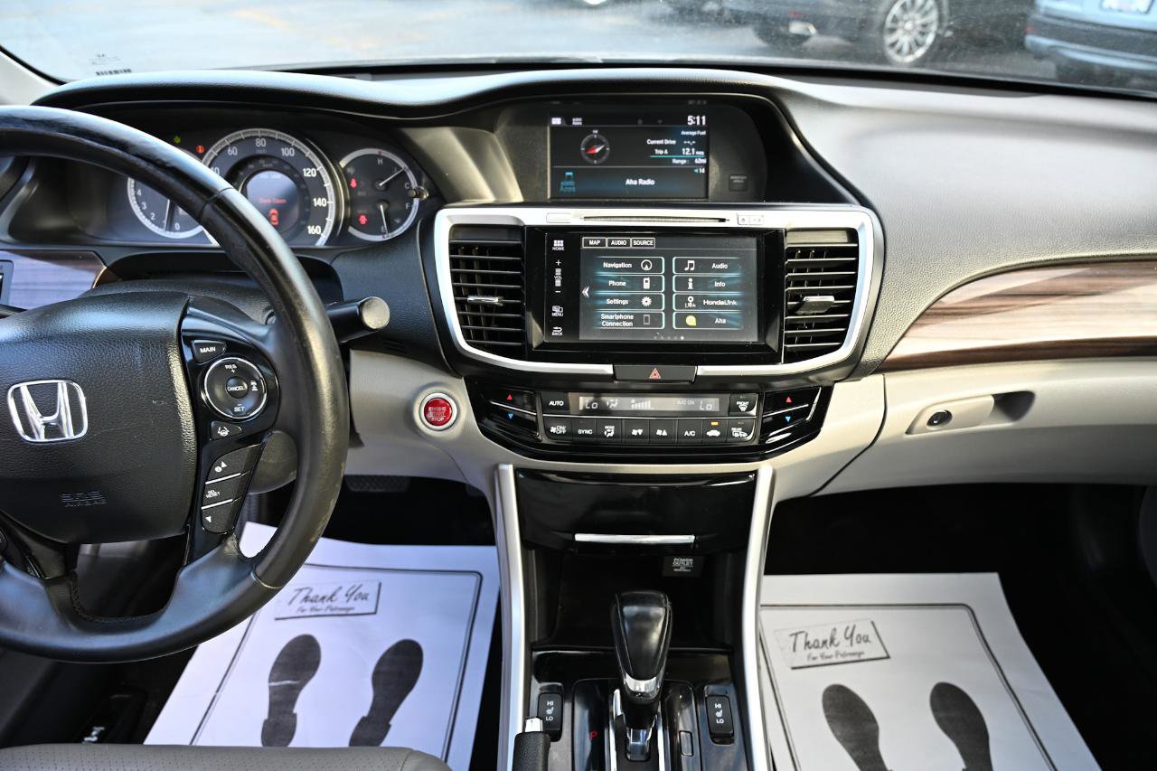 Used 2016 Honda Accord Touring image 17