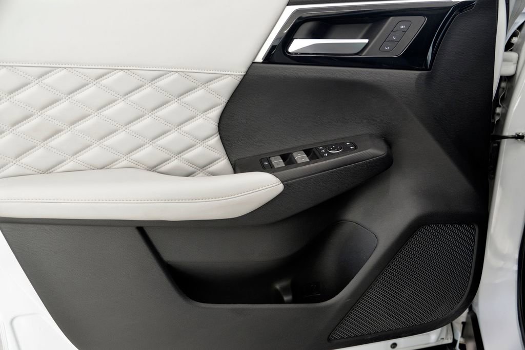 Used 2022 Mitsubishi Outlander SEL image 14