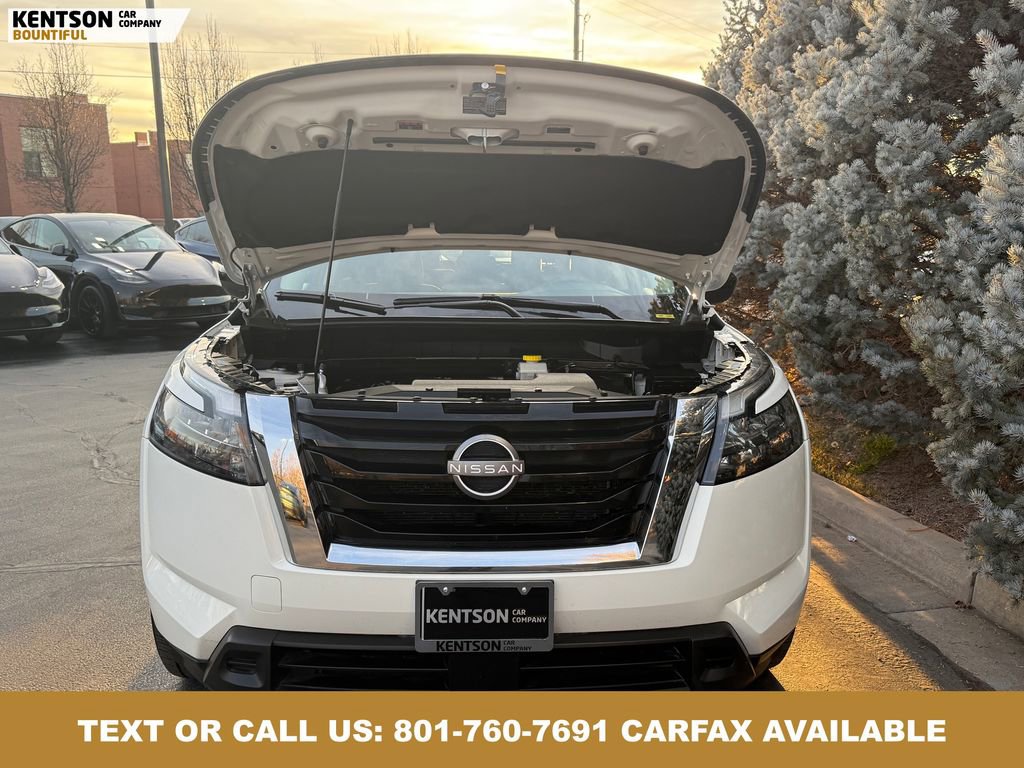 Used 2024 Nissan Pathfinder S image 28