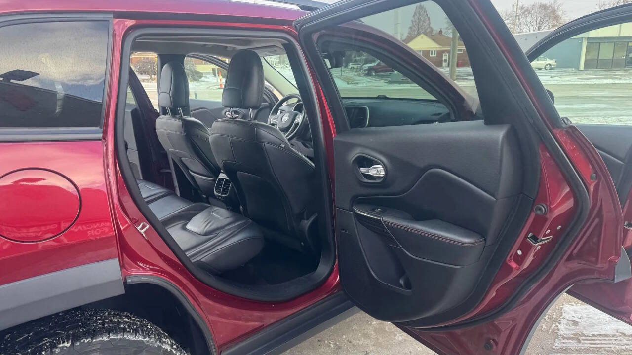 Used 2014 Jeep Cherokee Trailhawk w/ Comfort/Convenience Group AWD/4WD image 21