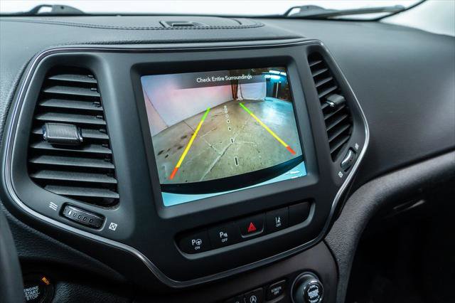 Used 2023 Jeep Cherokee Altitude Lux AWD/4WD image 17