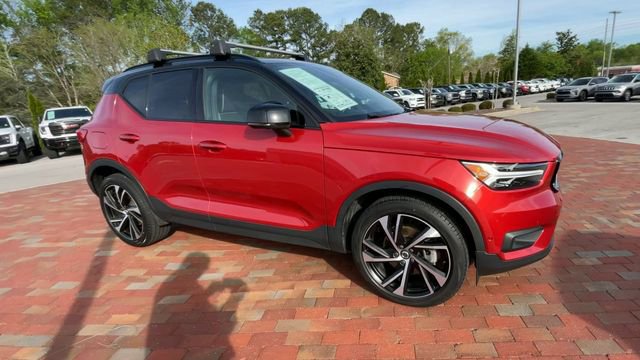 Used 2022 Volvo XC40 T5 R-Design w/ Advanced Package image 3