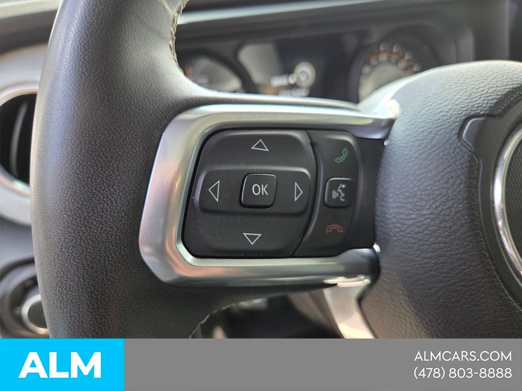 Used 2025 Jeep Wrangler Unlimited Sahara AWD/4WD image 25