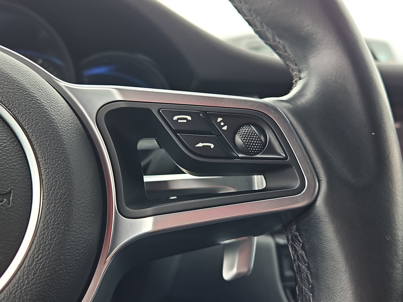 Used 2020 Porsche Macan AWD/4WD image 28