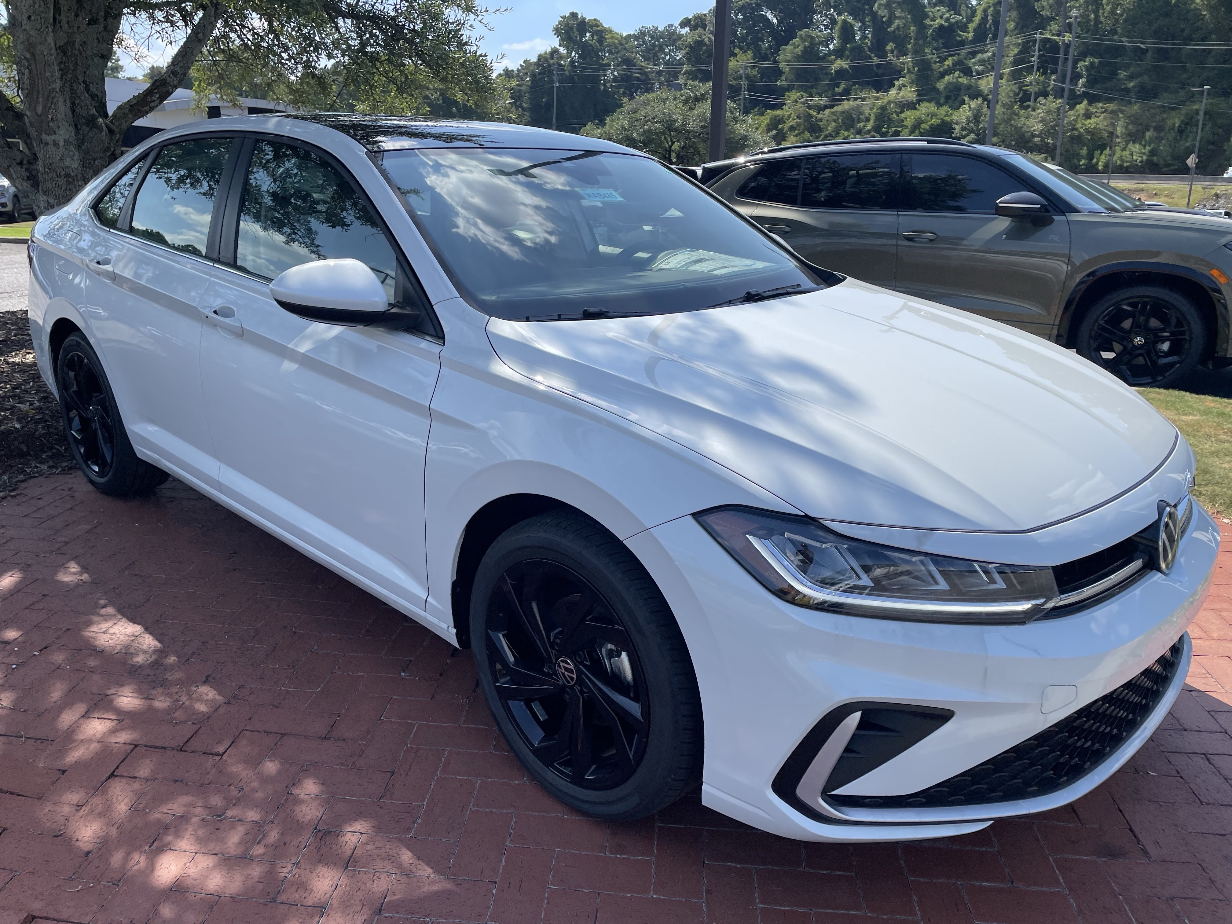 New 2026 Volkswagen Jetta SE FWD image 3