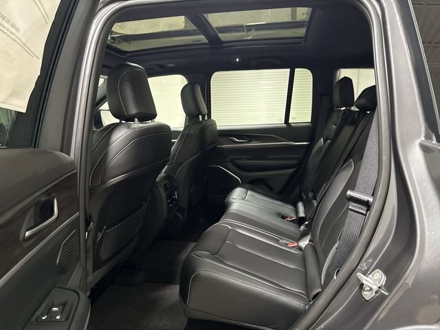 New 2026 Jeep Grand Cherokee Limited w/ Limited Altitude Package AWD/4WD image 24