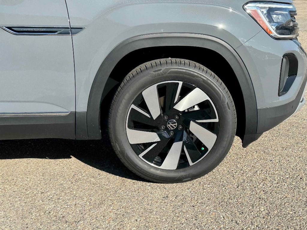New 2026 Volkswagen Atlas Cross Sport SEL image 9