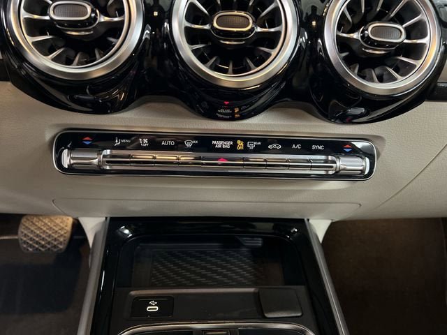 Used 2024 Mercedes-Benz GLB 250 4MATIC image 17