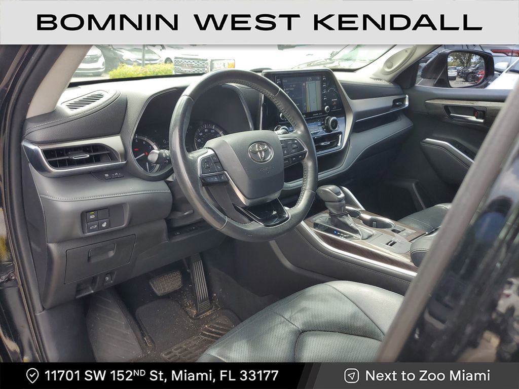 Used 2020 Toyota Highlander Limited image 22