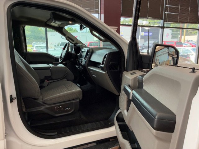 Used 2017 Ford F150 XLT w/ Equipment Group 302A Luxury AWD/4WD image 9