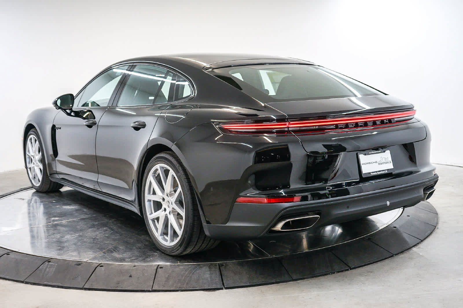 New 2026 Porsche Panamera 4 AWD/4WD image 3
