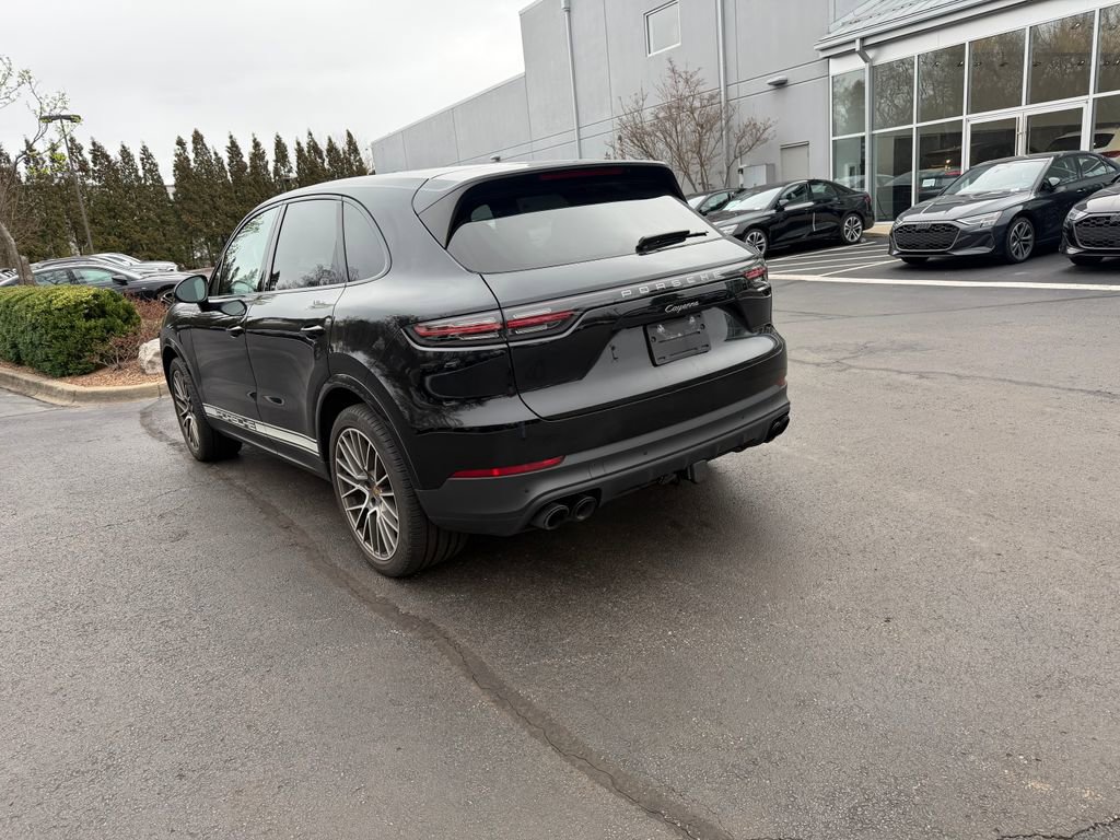 Used 2023 Porsche Cayenne Platinum Edition image 7