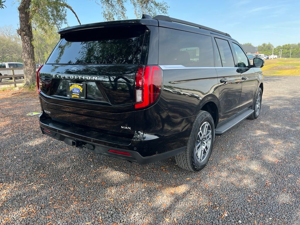 Used 2025 Ford Expedition Max Active AWD/4WD image 6