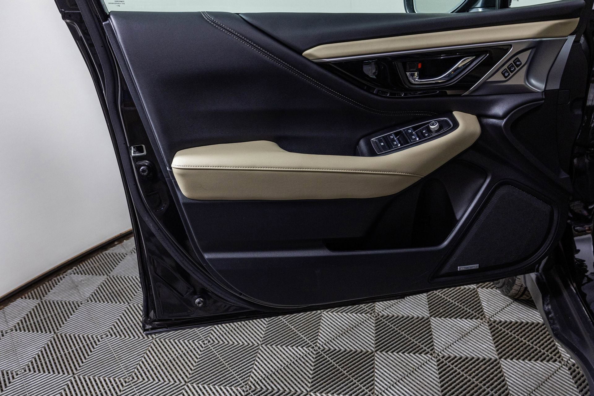 Used 2025 Subaru Outback Limited w/ Popular Package #2 image 69