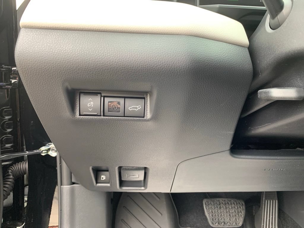New 2026 Toyota C-HR AWD/4WD image 32