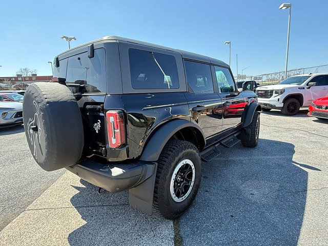 Used 2023 Ford Bronco Badlands image 3