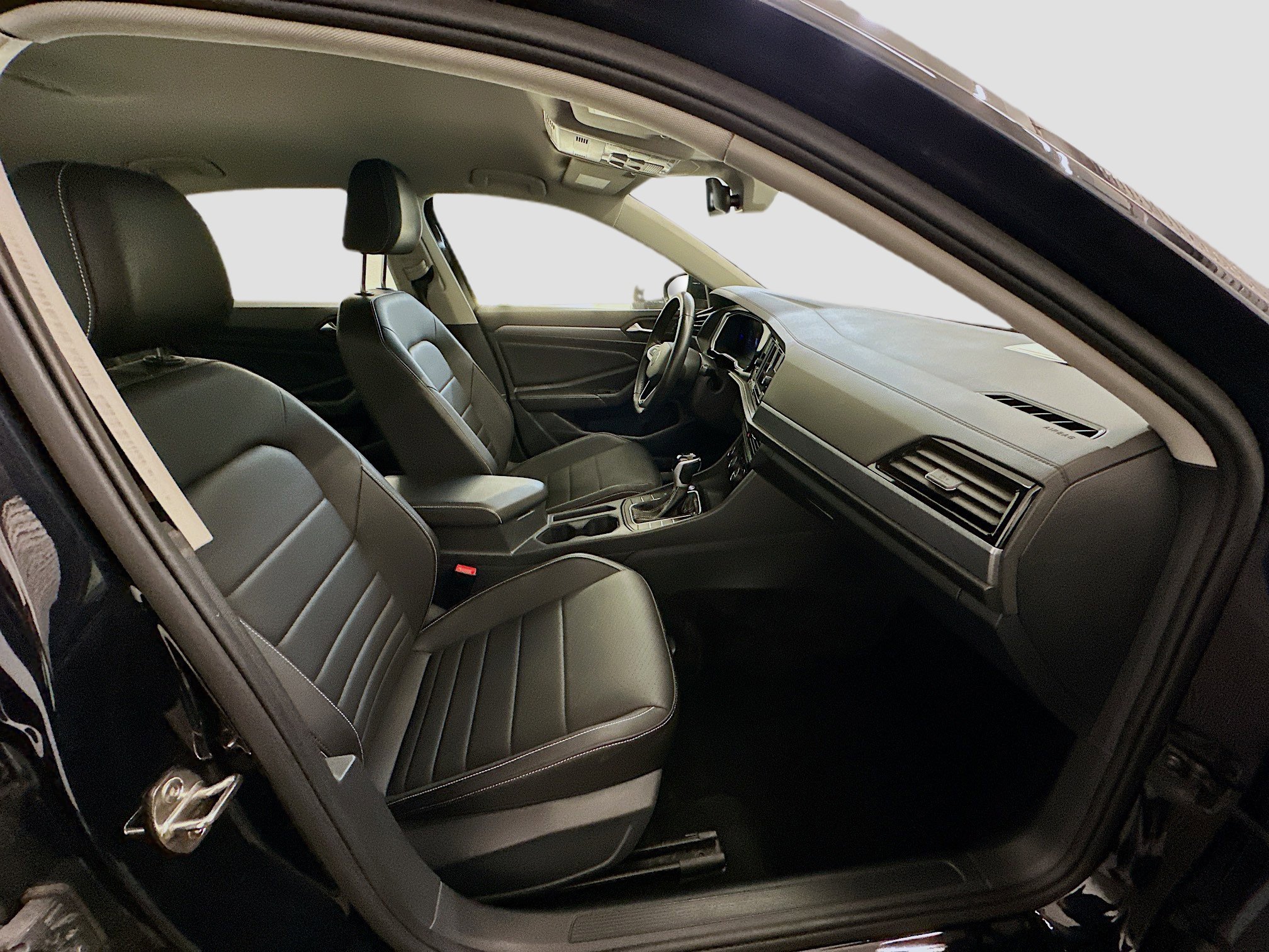 Used 2024 Volkswagen Jetta SE image 31