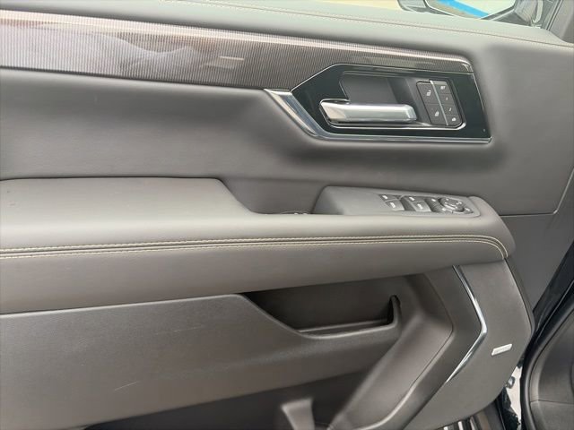 New 2026 GMC Yukon Elevation image 17