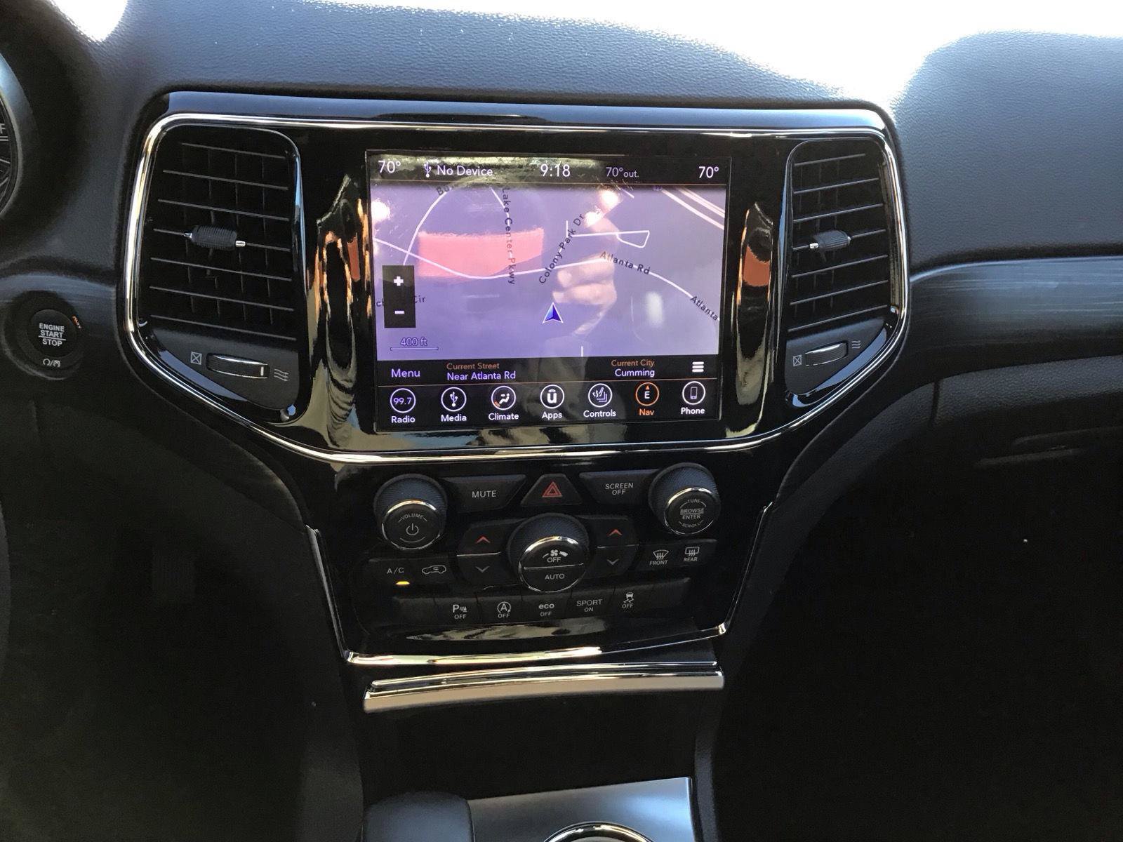Used 2019 Jeep Grand Cherokee Laredo w/ Laredo X Package RWD image 11