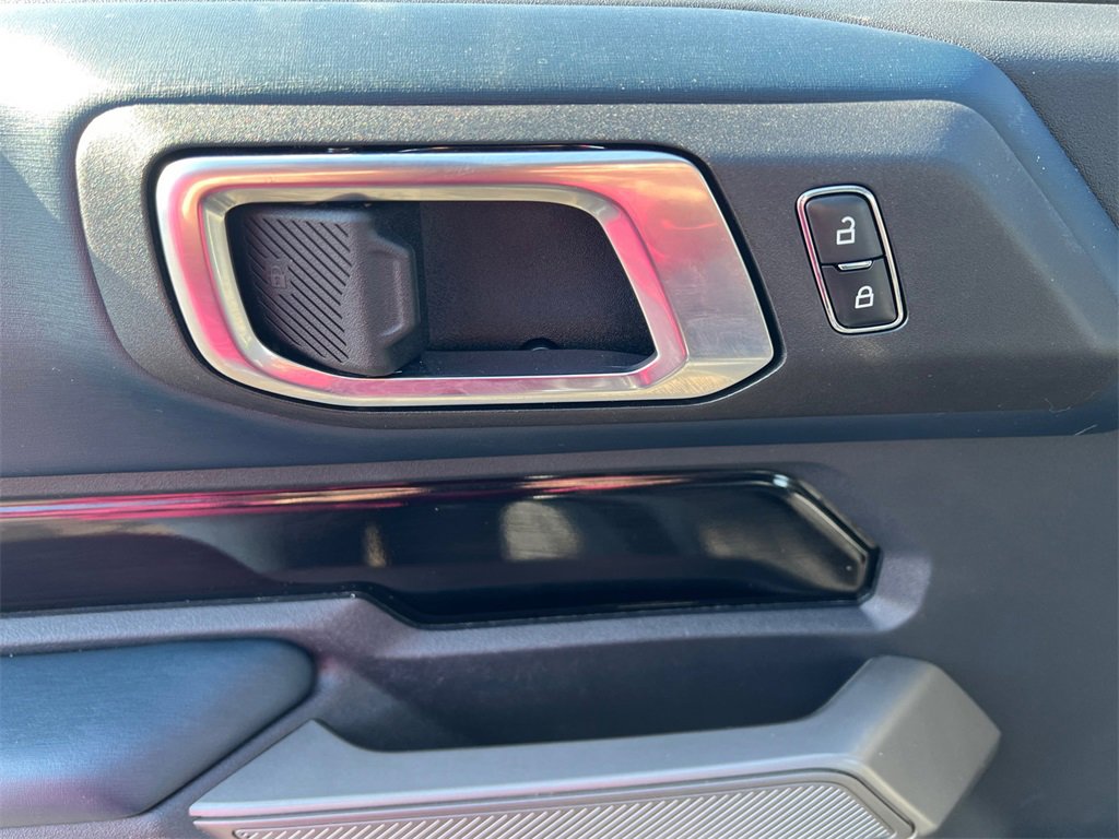 Used 2023 Ford Bronco Outer Banks image 10