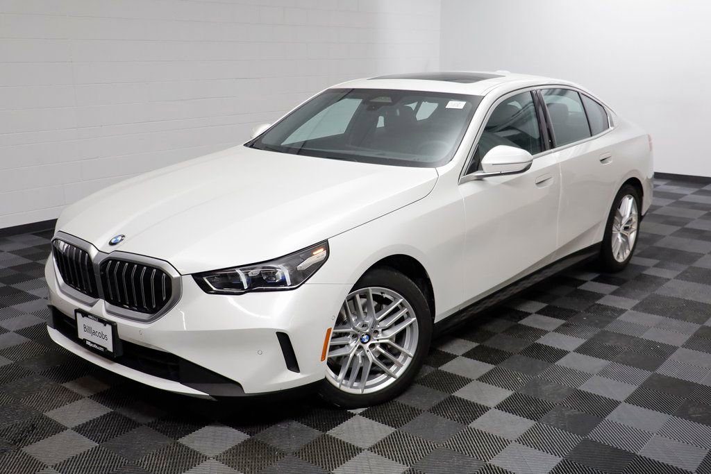 Used 2025 BMW 530i xDrive image 2