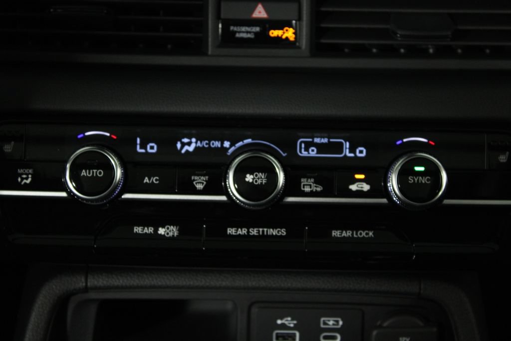 Used 2025 Honda Pilot Touring image 8